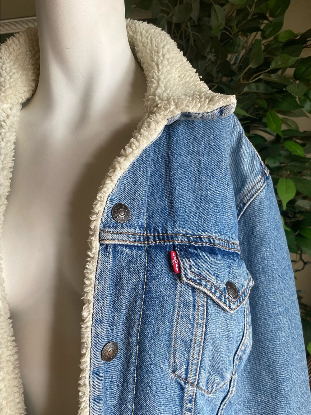 Levi's Light Blue Denim Jacket with Cream Sherpa Lining